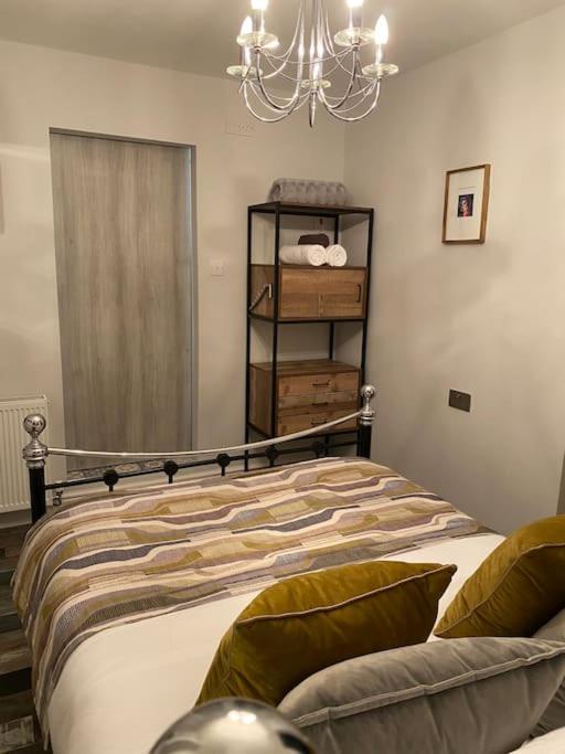 Mumbles - Modern Apartment With Panoramic Sea Views Oystermouth Exterior foto