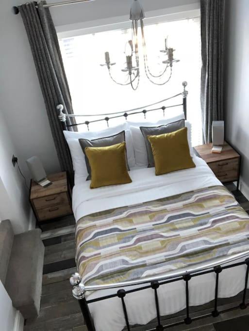 Mumbles - Modern Apartment With Panoramic Sea Views Oystermouth Exterior foto