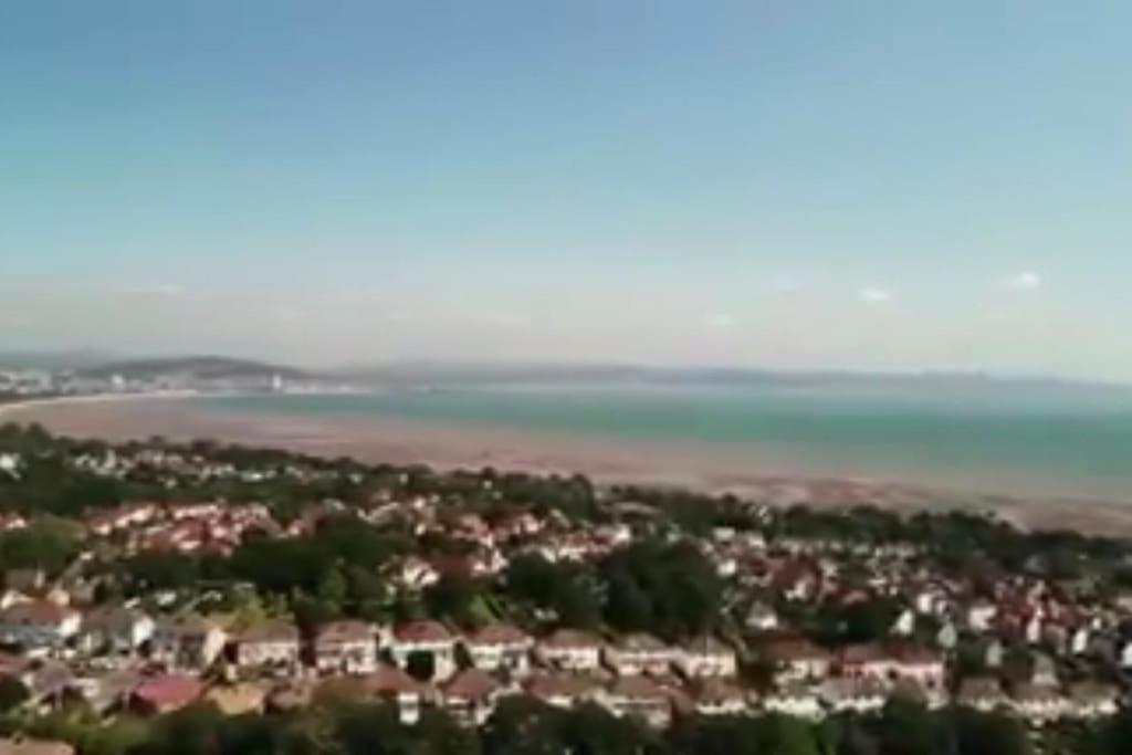 Mumbles - Modern Apartment With Panoramic Sea Views Oystermouth Exterior foto