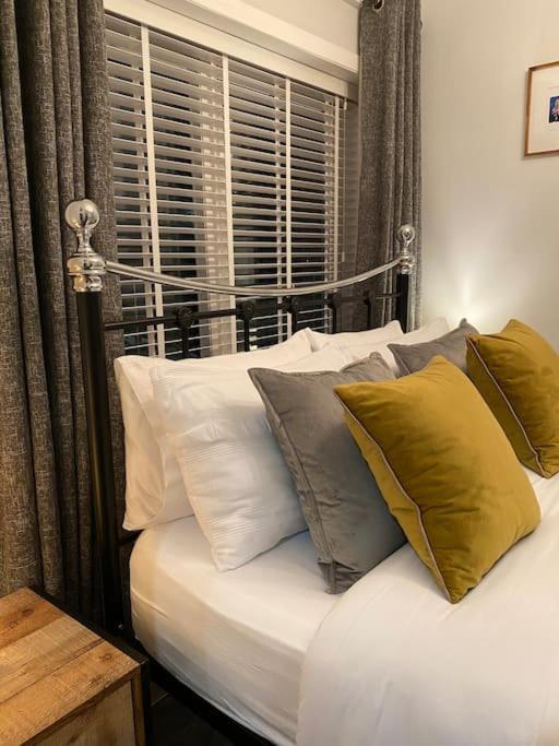 Mumbles - Modern Apartment With Panoramic Sea Views Oystermouth Exterior foto