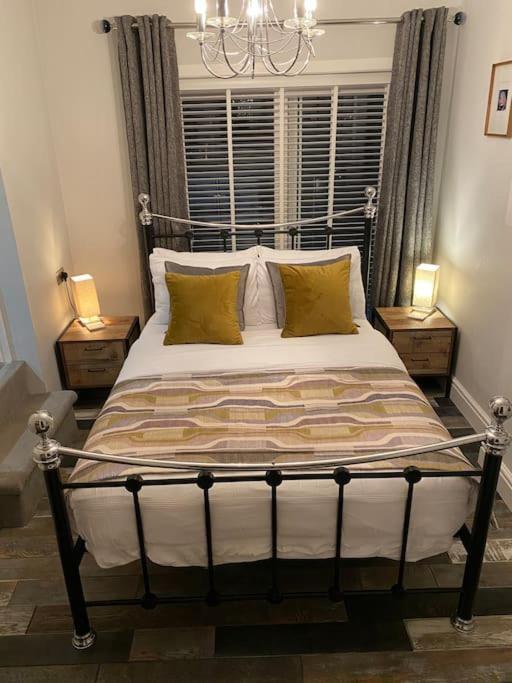 Mumbles - Modern Apartment With Panoramic Sea Views Oystermouth Exterior foto